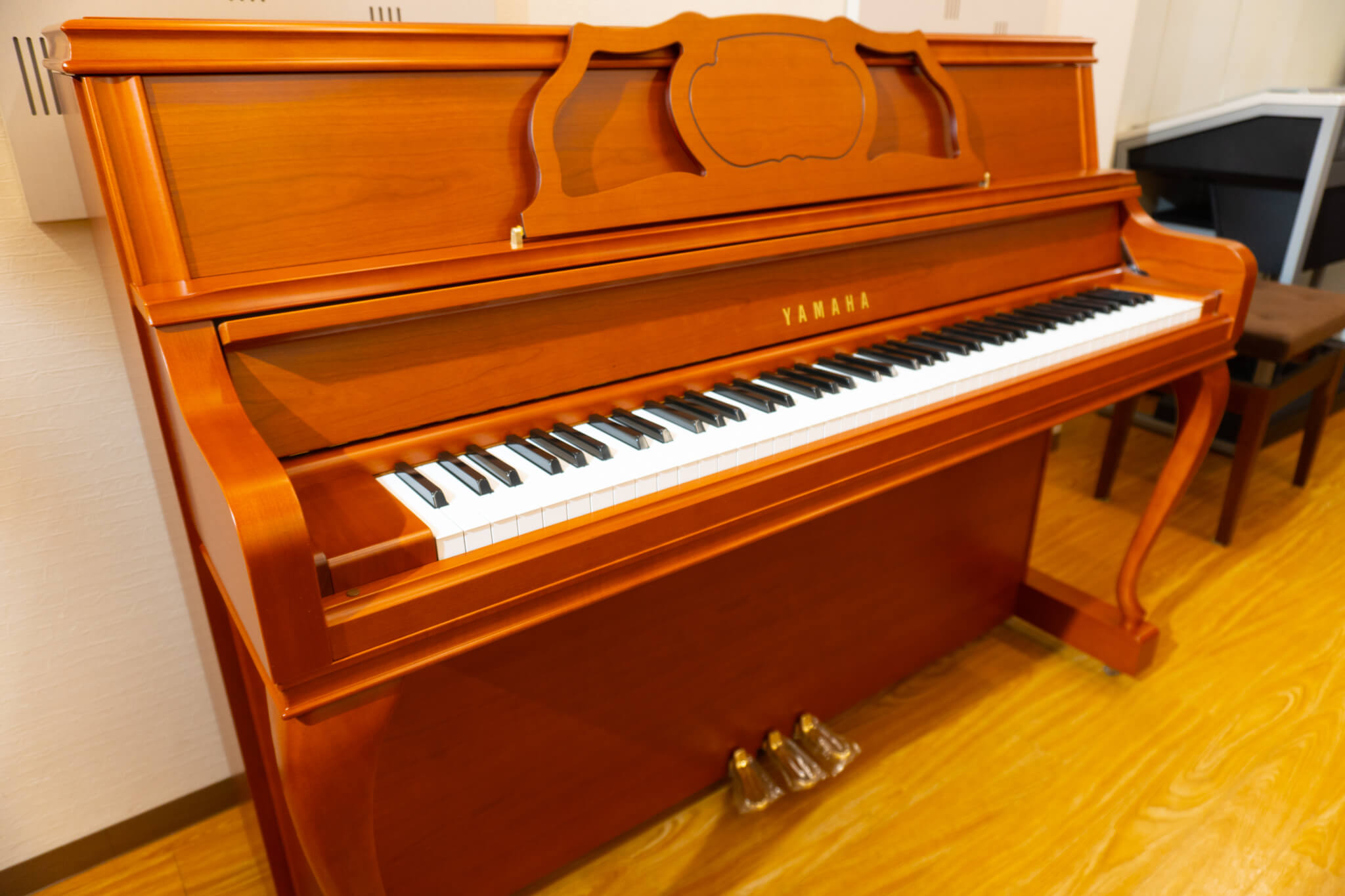 ヤマハ YF101C| 中古ピアノ 自社工房リフレッシュ済3年保証付 | 新響
