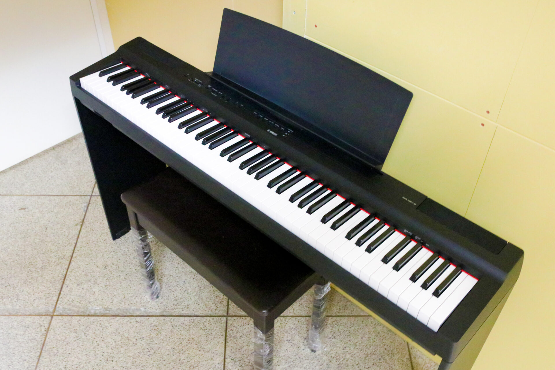 ヤマハ 電子ピアノ P-125B 2019年製 スタンド付き 88鍵盤 - 楽器/器材