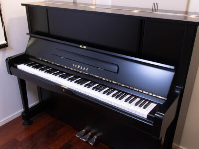 成約済】ヤマハアップライトピアノ現行モデルYU33がお求めやすい中古で