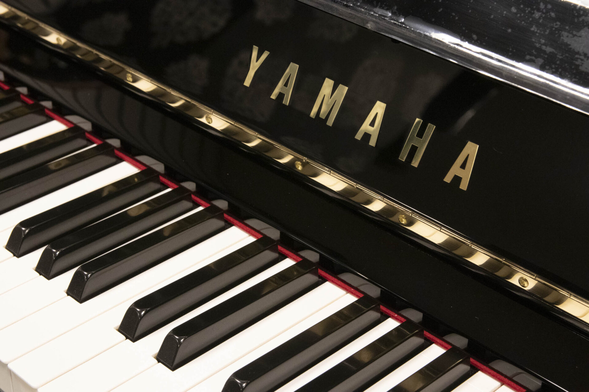 ヤマハ UX3| 中古ピアノ 自社工房リフレッシュ済3年保証付 | 新響楽器 