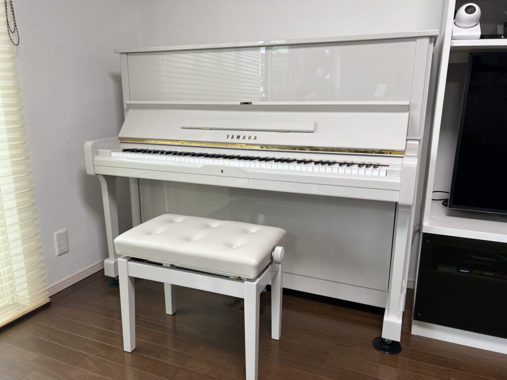 新響カラーデザインシリーズ「ヴォルカニックアッシュグレー」のアップライトピアノを納品いたしました!(中古ピアノプレミアムショップ甲子園/西宮)