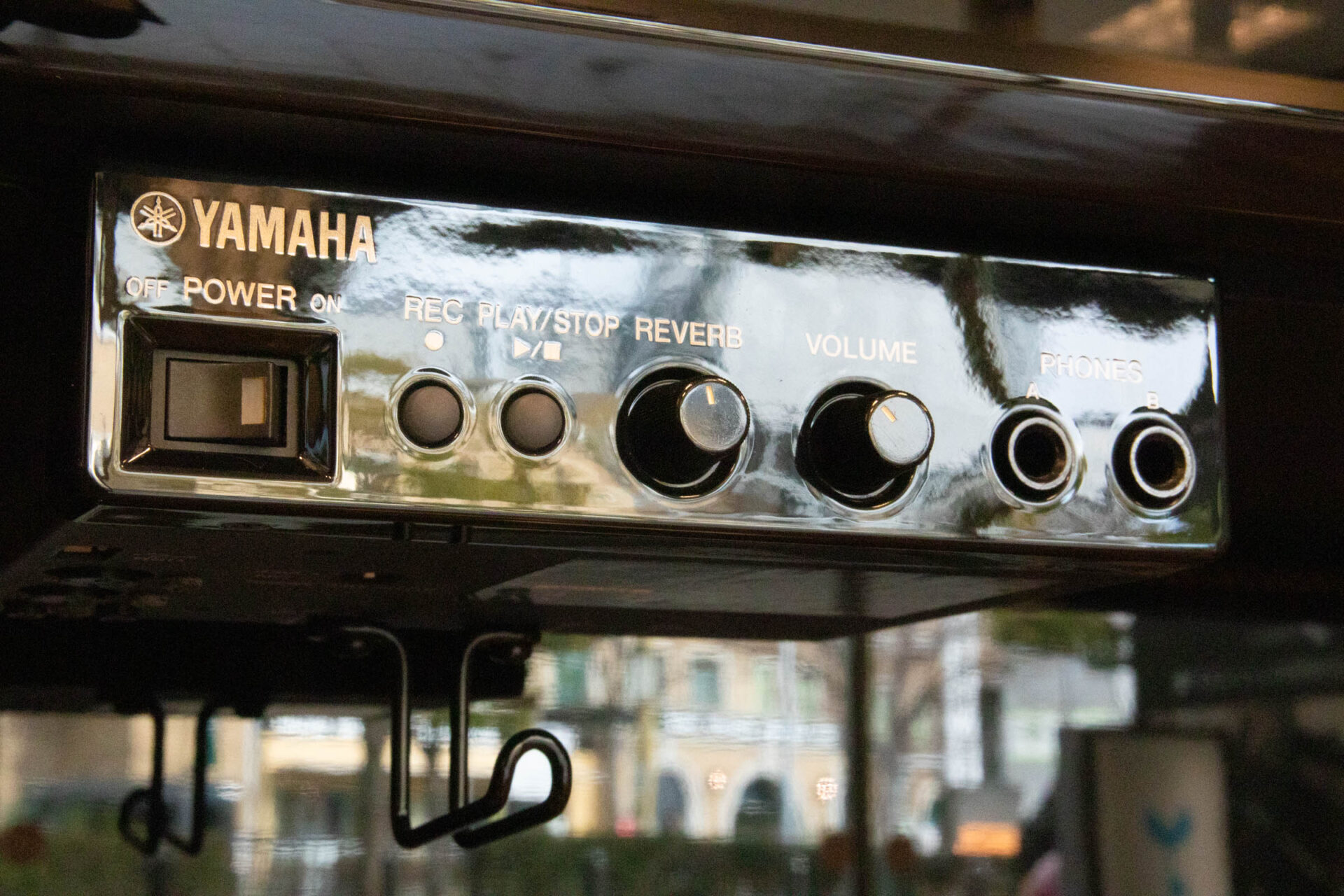 b113sg2j-30271697-10