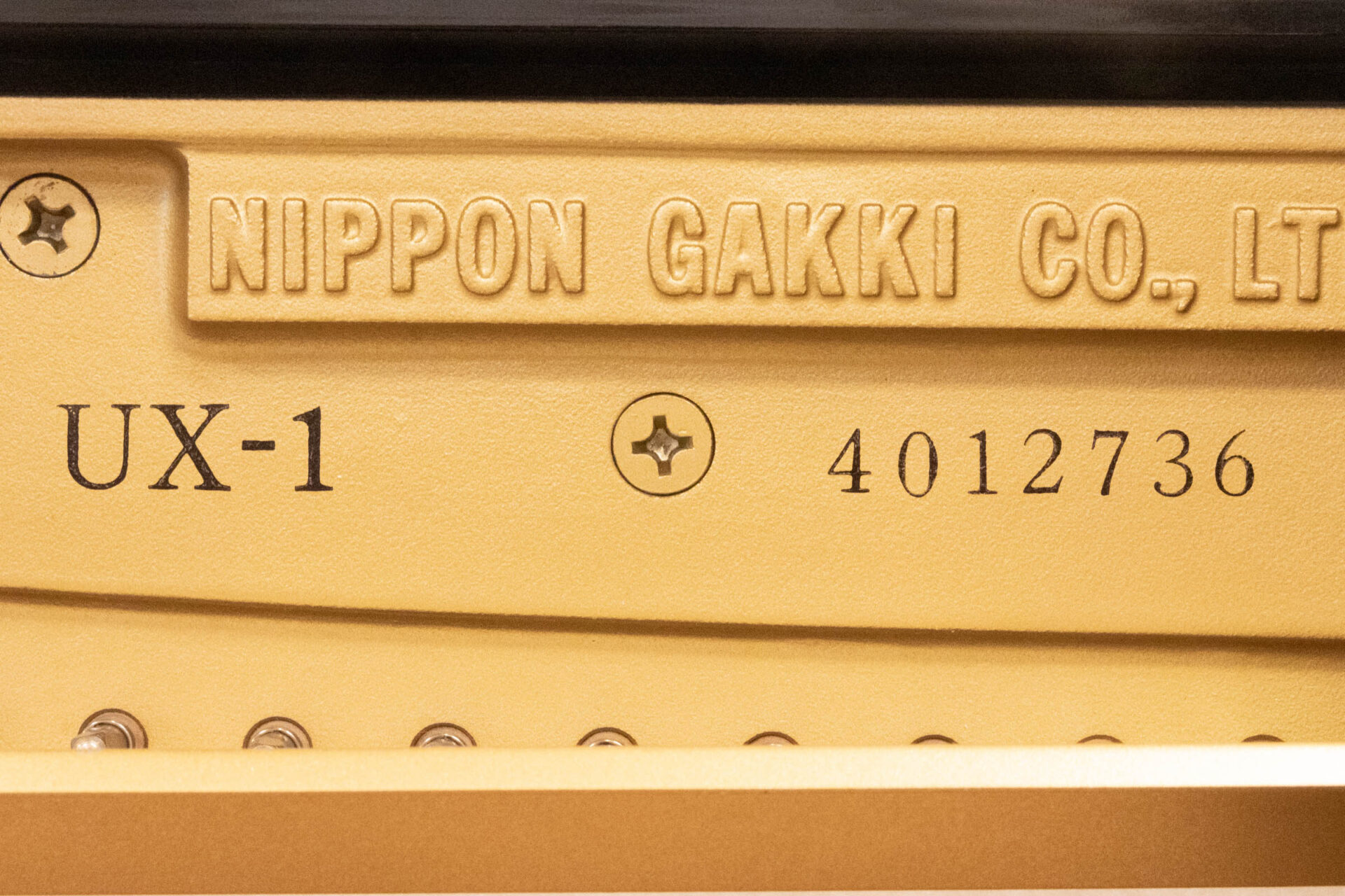 UX1-4012736